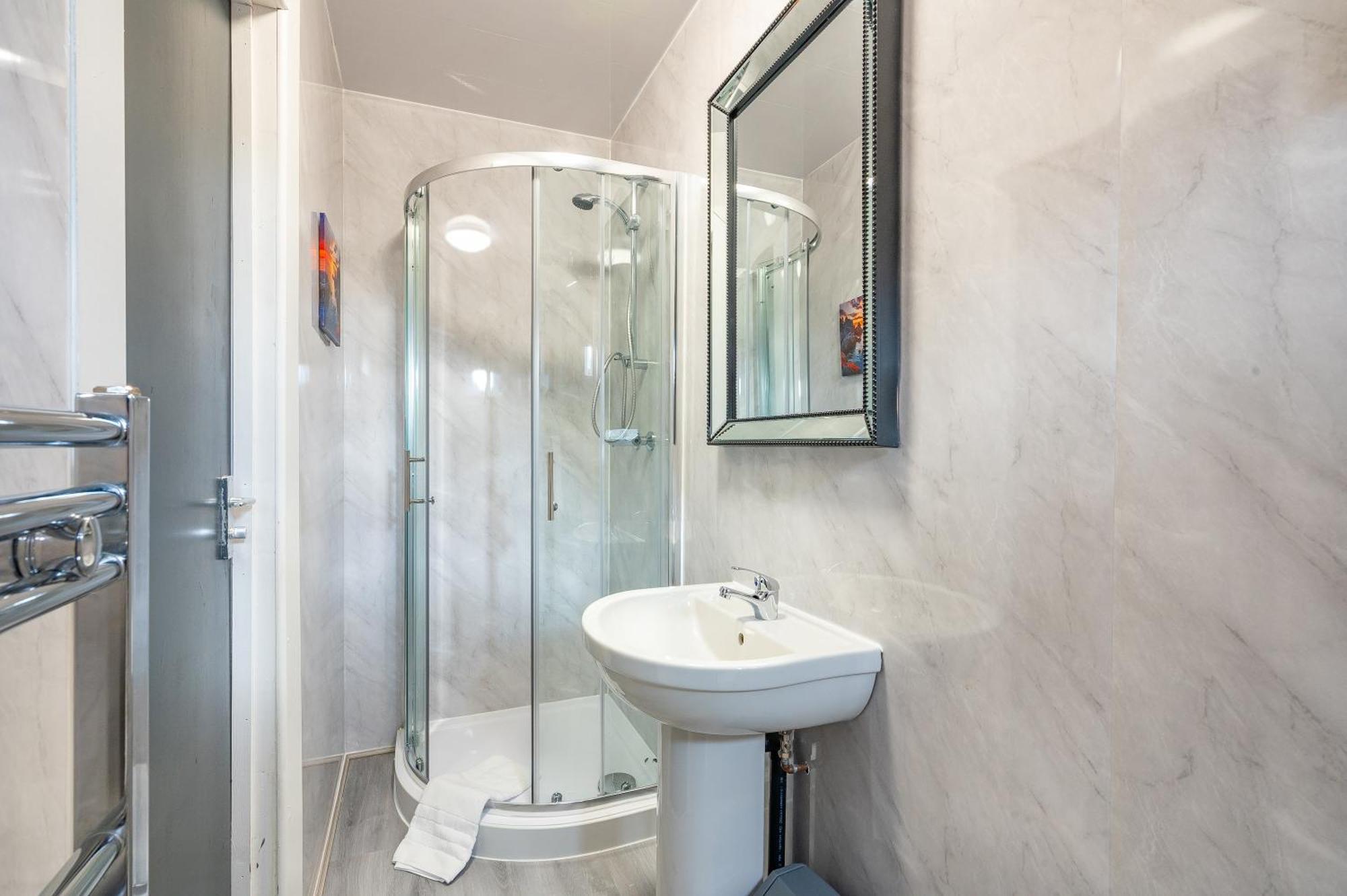 לידס *Rc246*For Your Relaxed & Cosy Stay + Free Parking מראה חיצוני תמונה